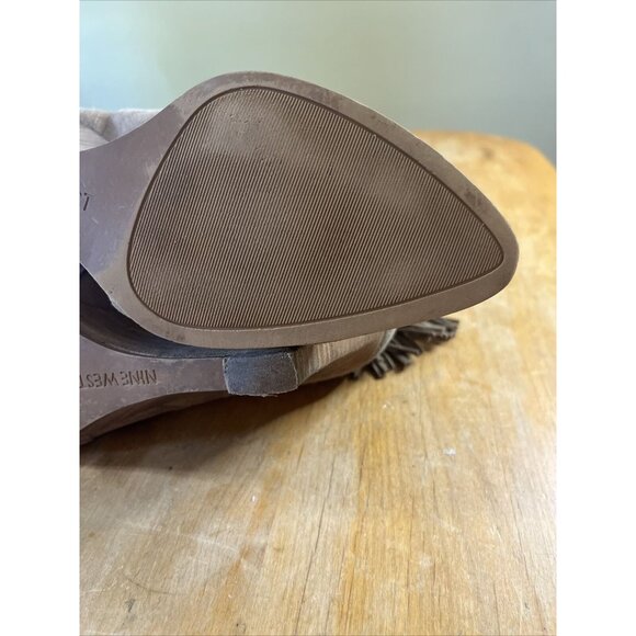 Nine West Retrolook Wedge Suede Tassel Booties 7-7.5 - Picture 11 of 13